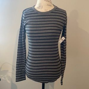 NWT Gap tee shirt size medium
